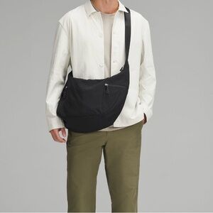Lululemon slouchy sling bag 13L black color